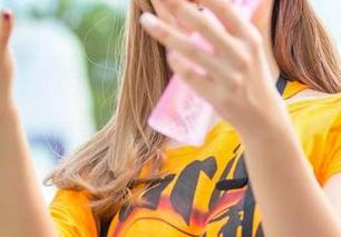 AISS爱丝(黄金版) - 看！那位滑板少女—索菲的精选写真，你能稳得住吗？