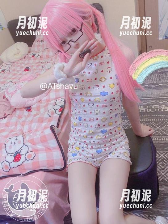 AT鲨 图片中的童年教室,AT鲨却玩得不得了。