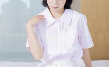 BoBoSocks袜啵啵 - 原图像个小色彩盒，稚予的过膝袜轻轻点亮每个角落