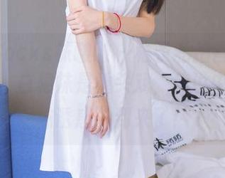 BoBoSocks袜啵啵 - 稚予私拍首度尝试长图包，白棉袜是重头戏，传说中的“袜袜诱惑”到来了！