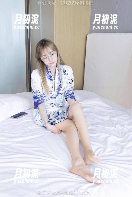 BoBoSocks袜啵啵-稚予 BoBoSocks袜啵啵 - 关于稚予的那双斯凯奇运动鞋,原图中藏着不为人知的趣事