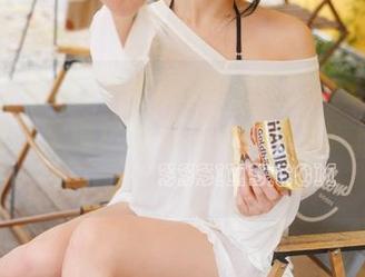 Bomi(普美)和她的[BLUECAKE]比基尼定制，难道这是要加入新潮玩意的行列？