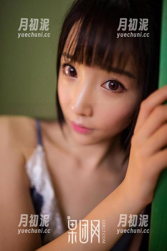 GIRLT果团网 - 如果何梦兮Stacy是圣诞树，这组写真绝对是她的装饰，闪闪发亮！