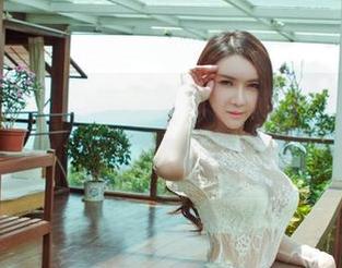 GIRLT果团网 - 听说王语纯的灰丝图集是免费的，一场视觉上的小冒险即将开启？
