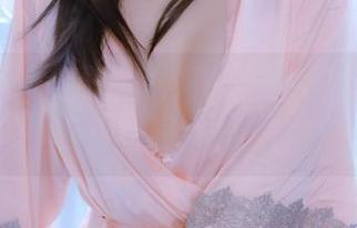 看！Nyako喵子如何在校园高清图册里变身“校园女神”。
