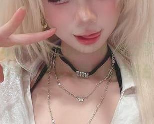 套装与写真，PoppaChan的分享其实是在教我们一些无法言喻的风格台词。