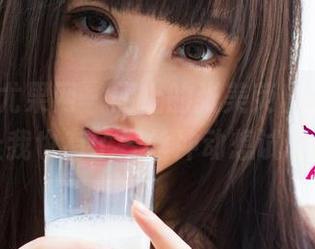 UGirls尤果网 - 网上的张美荧自拍，居然让我也有了一丝冲动想试试。