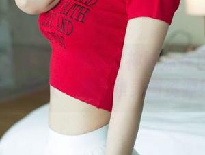 UGirls尤果网 - 静待萌神妹妹在白裙中漫游，收获一堆优雅美图资源！