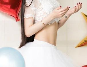 UGirls尤果网 - 黑白时光机？赵娜娜的美图与资源勾勒出一幅独特的旅行。