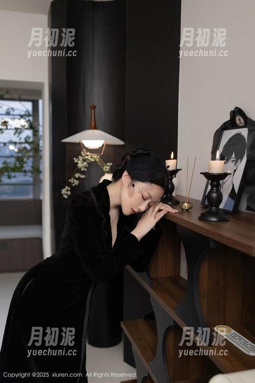 Xiuren秀人网-周周不吃香菜 Xiuren秀人网 - 修女系列美图,周周不吃香菜带你走入“另一种”的冰洁境界