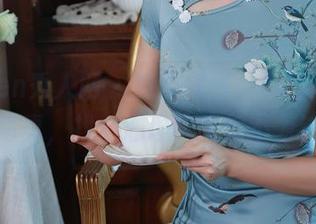 Xiuren秀人网 - 免费放送，小兔纯纯的双人写真，找个心理医生都不为过吧？