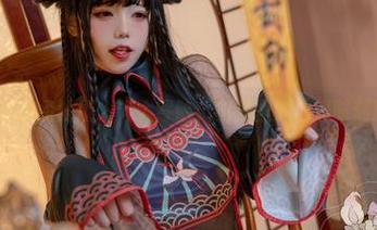 Yiko湿润兔的情人节大冒险：自拍里的浪漫时刻原创图