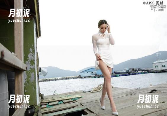 aiss-索菲 aiss - 当秘书遇上索菲,画面中的激情还算温柔?美图还在继续