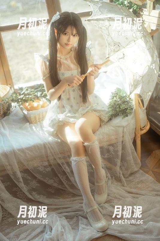 rua阮阮 一见倾心的体操服:rua阮阮更衣室原图合集,快来瞧瞧!