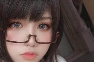 最新作品集：一笑芳香沁的美足，光是看封面我就忍不住了！