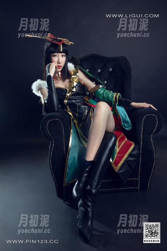 丽柜-小七 丽柜 - 泳装与小七:这组写真集教你如何假装不在意原图里的水花四溅。