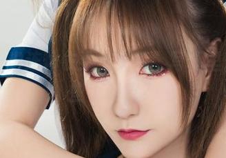 丽柜 - 当连体衣遇上文芮，写真里藏着哪些小调皮？