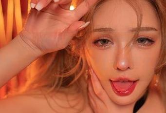微密圈 - 完了，我好像又被于芷晴的热辣红图片“洗脑”了，带上耳机配上气氛再欣赏！