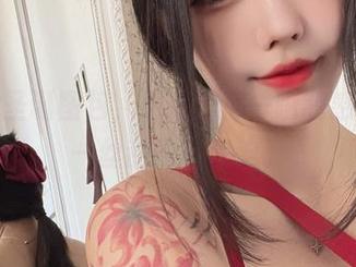 今汐的圣诞图包，更新的那一瞬我感受到了一丝甜蜜的窘迫。