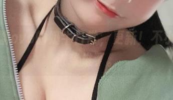 佳佳酱ovo的奶牛日常，更新！不小心掉进草堆了。