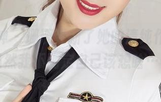 克拉女神 - 珊珊更新了她的清纯作品集，虽然我不确定自己该想啥……