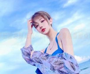 啾小妍的粉色时光机：cos，要穿越着重点滴吗？