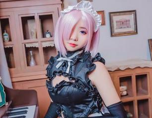 下载墨玉M的爱宕机车服写真，毕竟这种搭配，得细细品味。