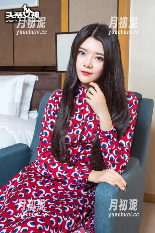 头条女神 - 小晴子写真合集：妹妹的每一次眨眼都别有深意