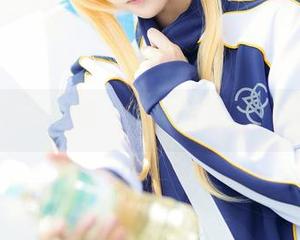 嫣嫣子的写真，二哈拆家真有一套！