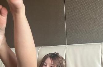 微密圈 - 小优优子在线直播，牛仔裤下的日常，原图带点叛逆味！