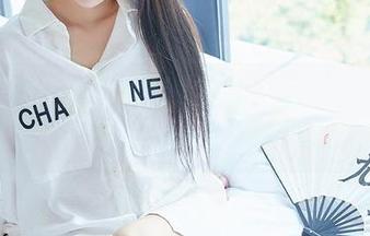 尤蜜荟 - 白裙闪现！合法萝莉的私房写真真让人犯嘀咕