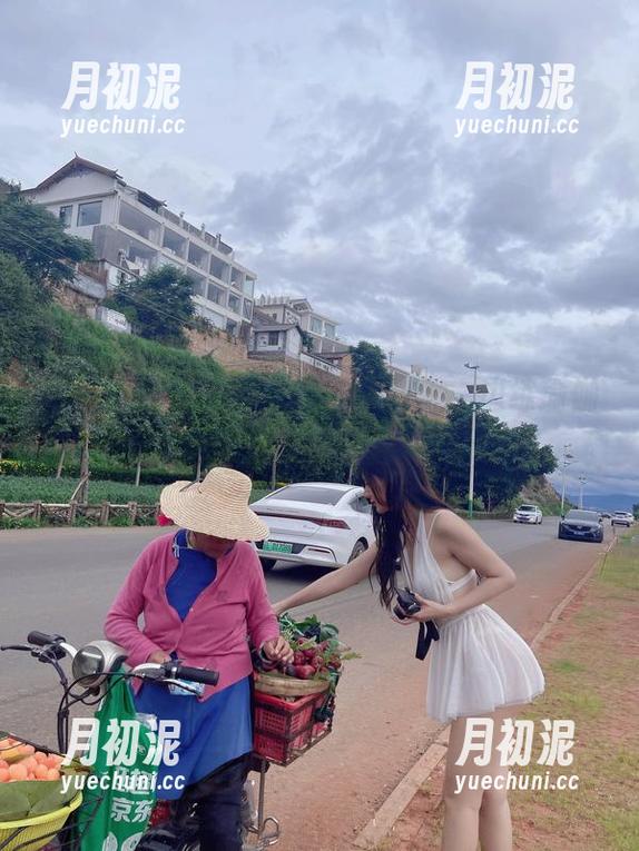 微密圈 - 就是阿朱啊的图集：一边练瑜伽，一边想吃泡面，究竟是多任务？