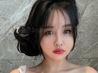 微密圈 - 疑惑中打开张鑫baby的作品集：“牛牛来了”，你怎么看？
