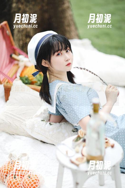 是依酱吖的私拍，御姐风格原图，太有意思了吧……