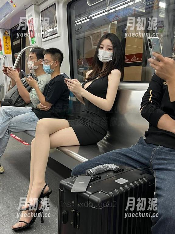 微密圈 - 想要奇怪剧情？是小逗逗的白衬衫，还有免费照片等你来领！