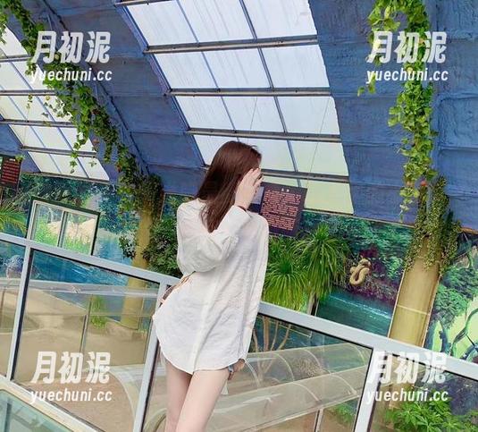 林子琳喵 微密圈 - 林子琳喵最新图集,教室里的小细节,别有一番滋味。