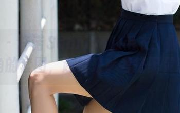 波萝社 - 许诺Sabrina的毛衣：叠加多个视角的套图，赶快来参考搭配灵感！