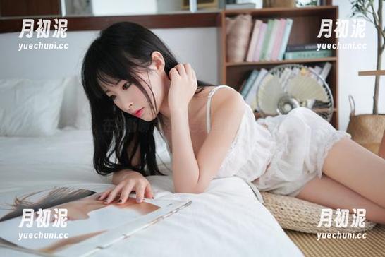 清水由乃 清水由乃:在线畅聊,这黑色美图比我昨晚的披萨还诱人