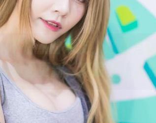 爱蜜社 - 不怕热的朋友，这里有莉娜lena甜心的美图更新，清凉又让人流连。