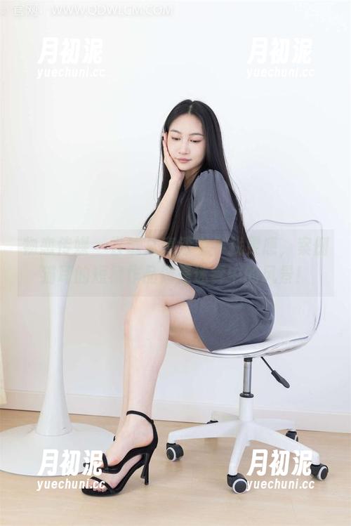物恋传媒 - 尝试从高清中寻找灵感，案例猫耳的短裙作品像是迷雾中的风景！