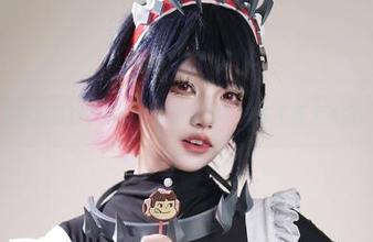 最新狐洛洛子写真：慵懒白猫，睡意不要太浓哦。