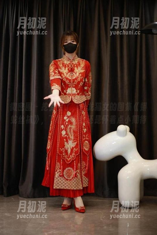 微密圈 - 挖到宝了，白龙猫女的图集《蟒蛇丝袜》，下载之前我还是怀着点小期待。