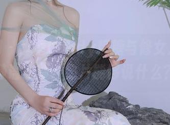 秀人网 - 观看Candy糖糖与修女之间的静谧时刻，照片能够说什么？
