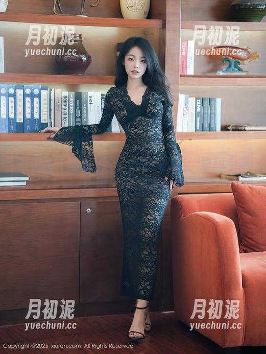 秀人网 - 可乐Vicky的办公室：原图中我找到了不一样的她