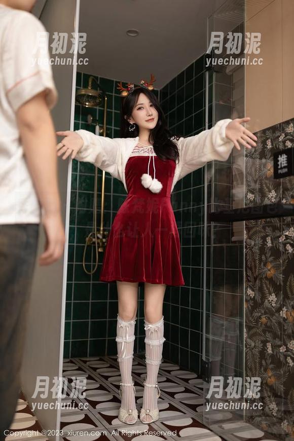 秀人网 - 附赠：陈梵妮Fanny比基尼图包，是什么让人一再回味？