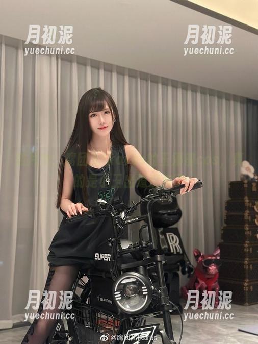 腐团儿Ikaros 照片秀:腐团儿Ikaros的玉藻前cos,真的是小玉出道没跑了