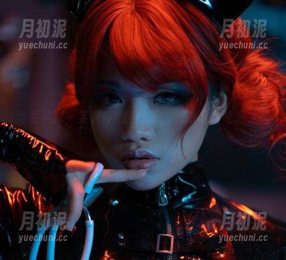 芊川一笑MNK 细品芊川一笑MNK的写真,原图下的秘密太过微妙?