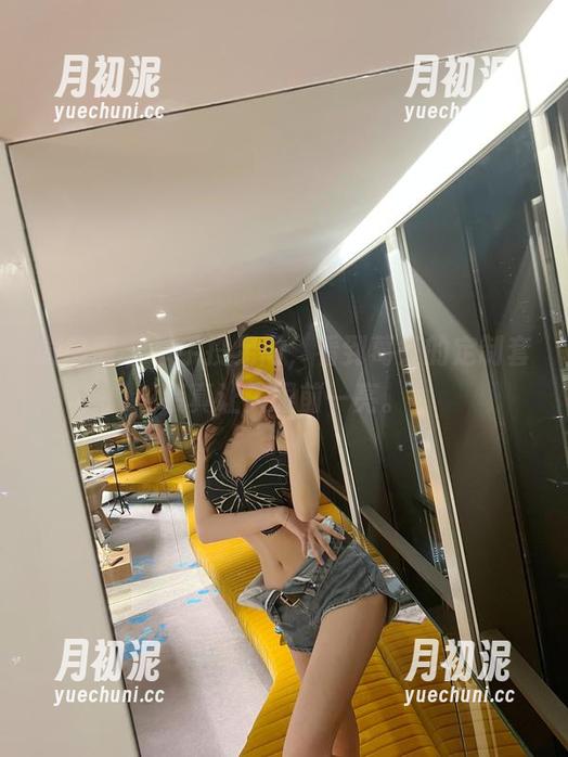 葛征 微密圈 - 举手投足间,看到葛征的定制套装真让人眼前一亮。