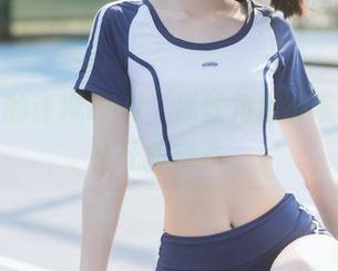 教室里的许岚LAN，黑丝角色扮演高清照打开新视界。