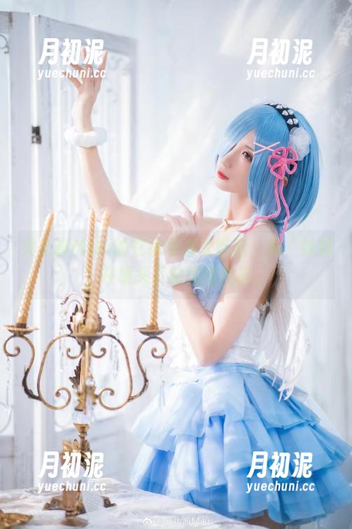 贝儿酱Miki的在线写真大冒险：和“妹妹”在镜头下的搞怪合影。